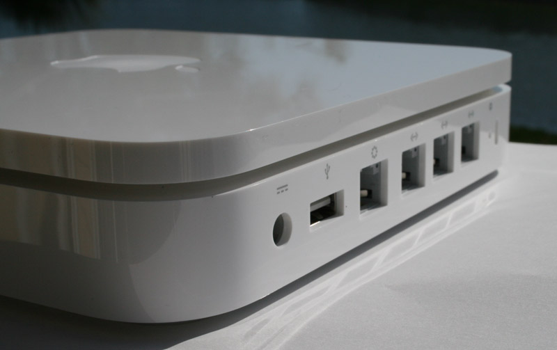 Illustration for article titled The Things Other Apple Airport Extreme Reviews Don't Tell You